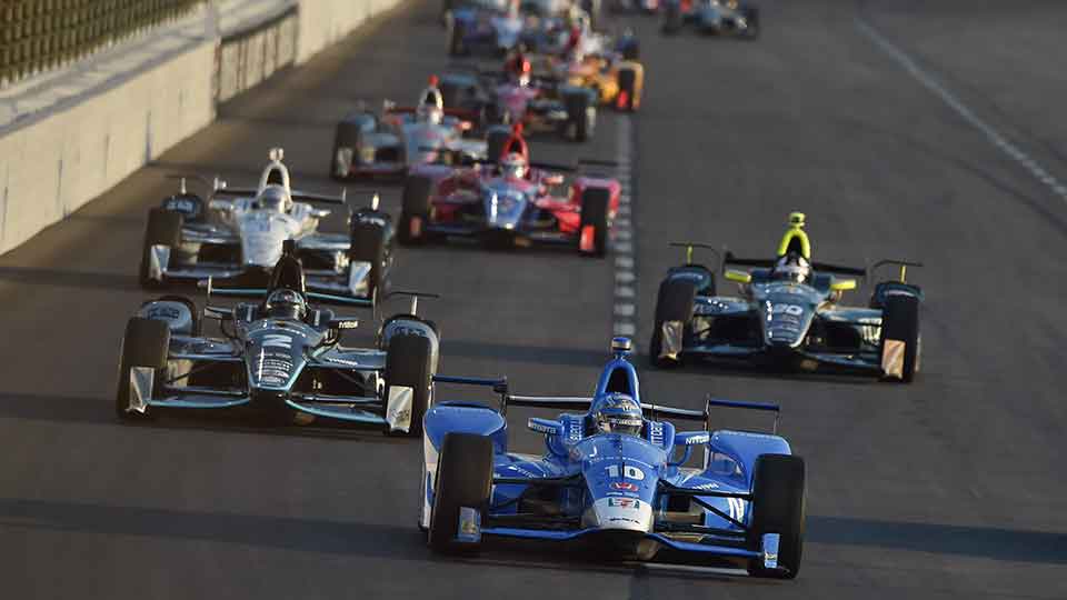 Tony Kanaan leads the pack at Texas Motor Speedway